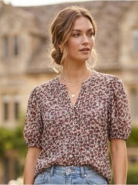 beachlunchlounge Mauve Floral Button-Front Blouse